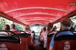 אוטובוס התיירים